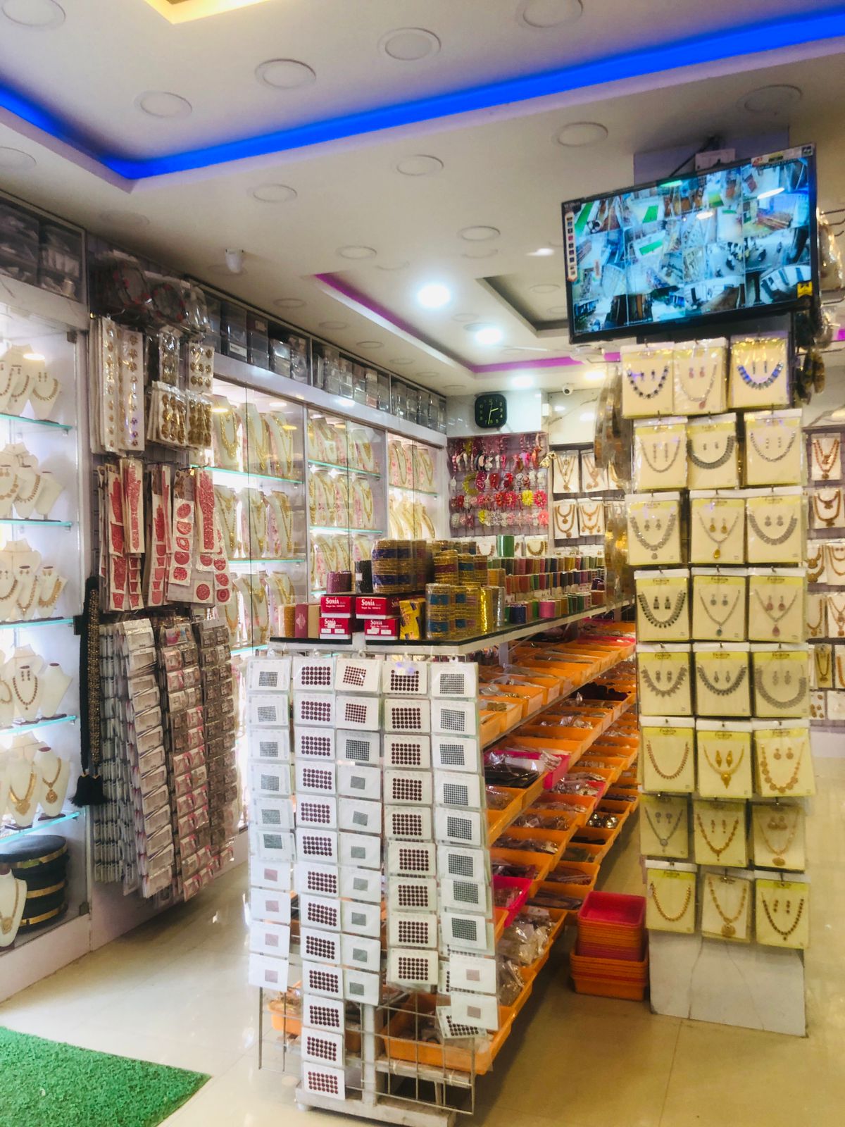 Surya gold covering imitation jewellery