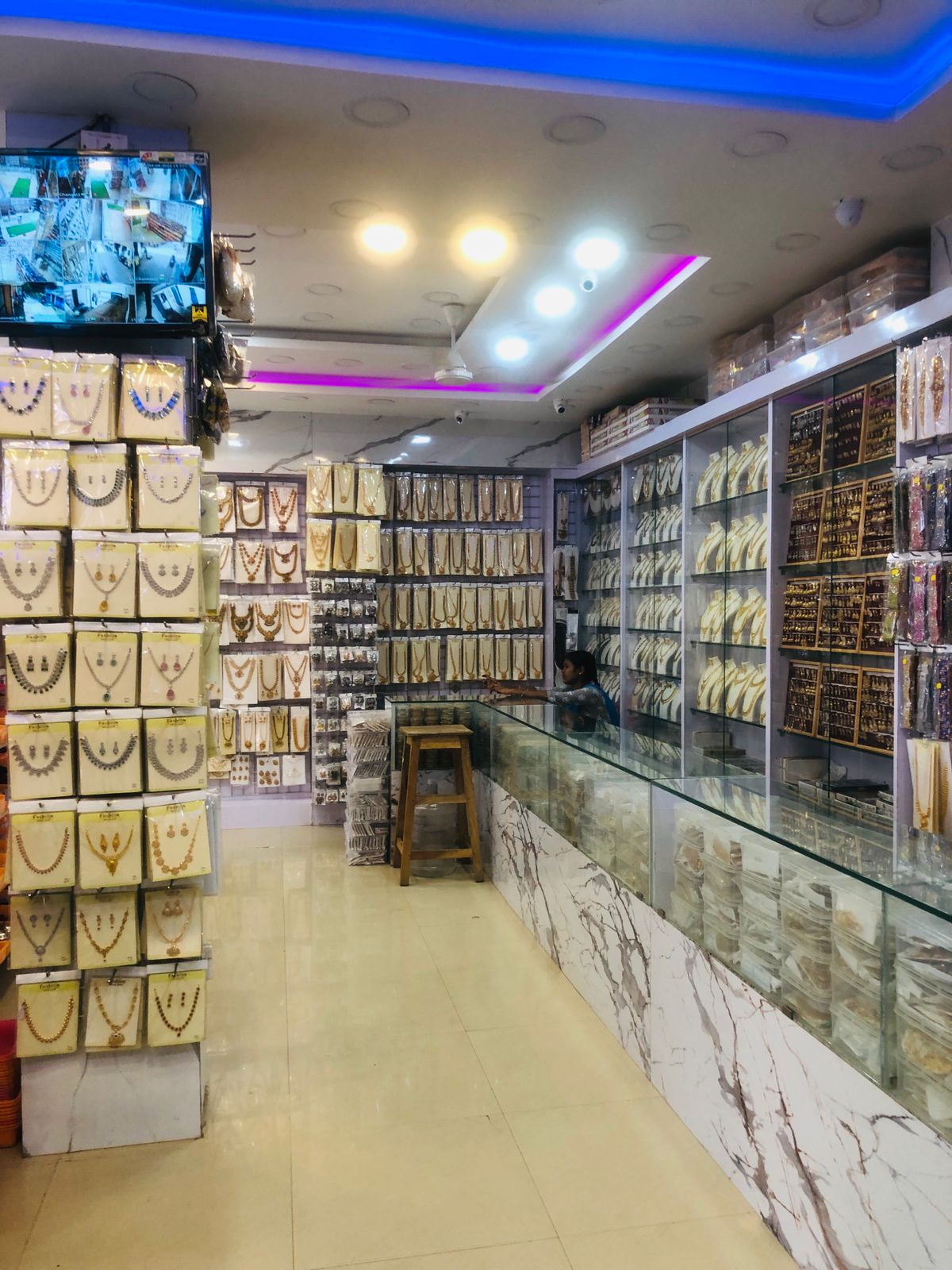 Surya gold covering imitation jewellery